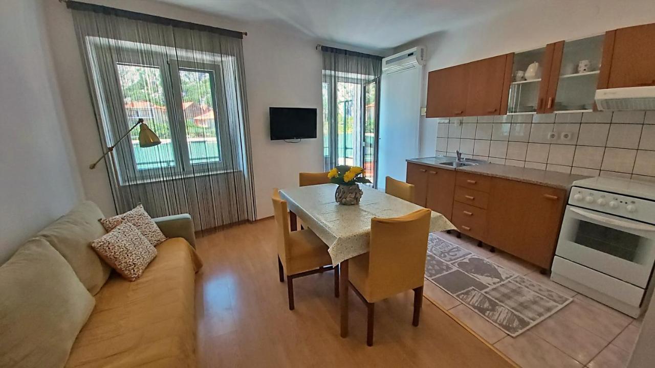 Apartment Mandic Omiš Εξωτερικό φωτογραφία